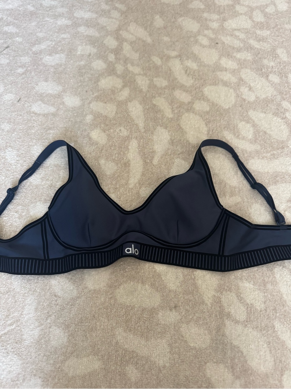 ALO Yoga Women’s Navy Wireless Sports Bra